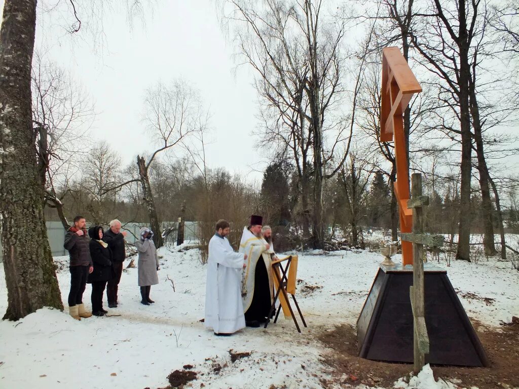 Истра бужарова. Бужаровское кладбище. Кладбище Бужарово. Истра кладбище. Купель в Бужарово.