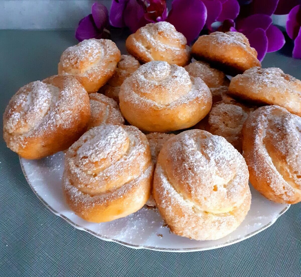 Творожные булочки. Сдобные булочки с творогом. Вкусные воздушные булочки. Воздушные булочки с творогом.