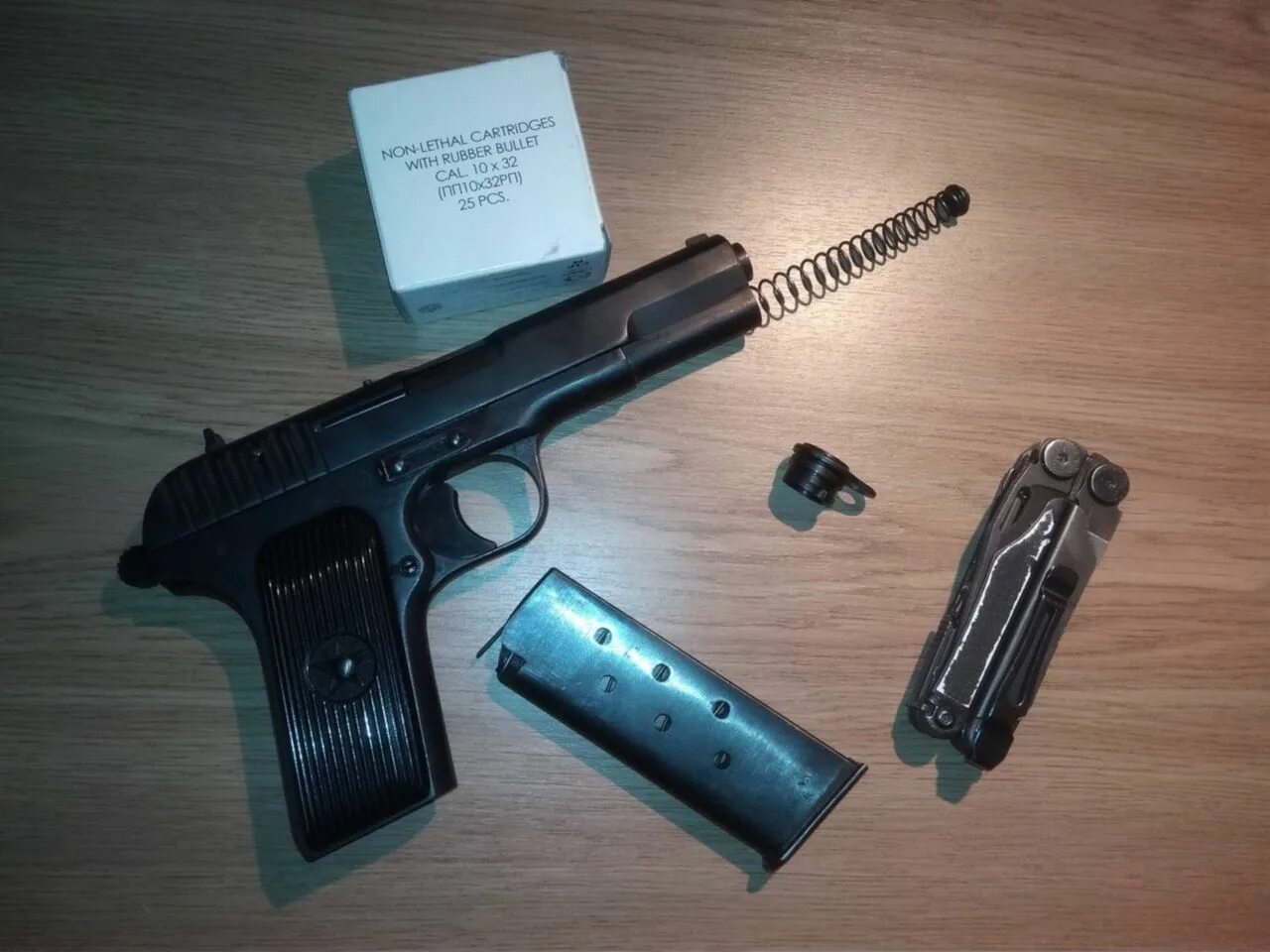 Пистолет стрела м-45. Тт лидер 10х32т. Пистолет тт впо-501 «лидер». Травматический тт 10х32. Пистолет тт впо-501 «лидер».