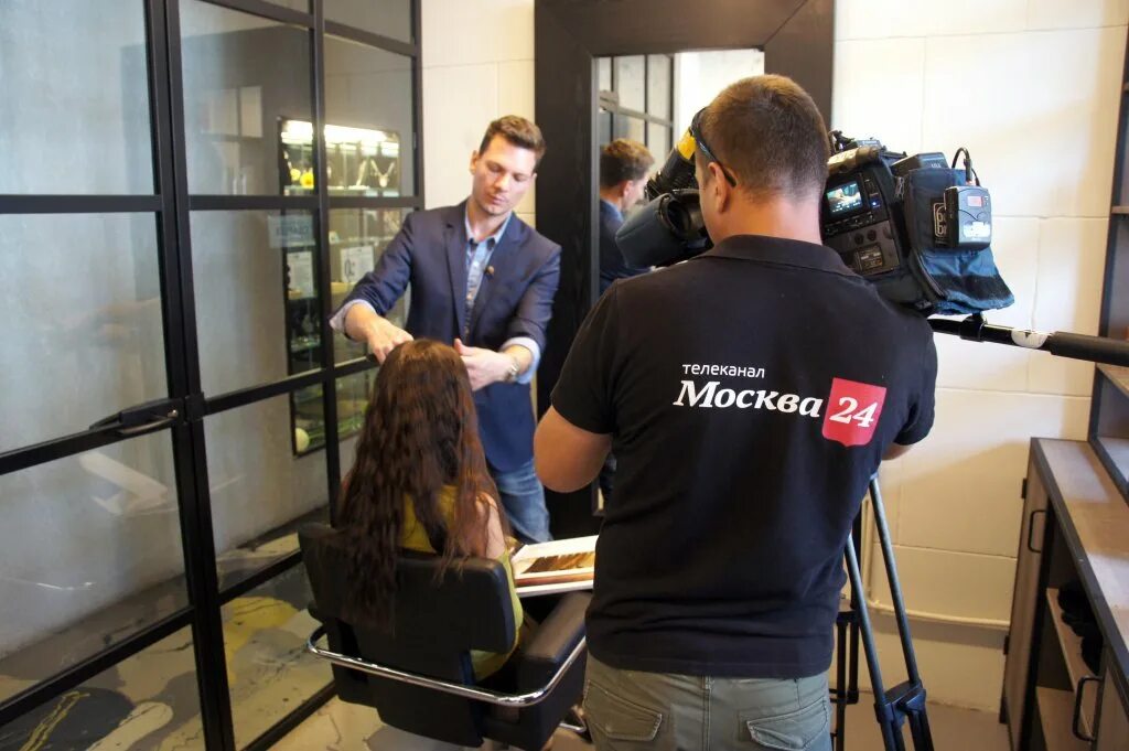 Новости москва 24 00. Студия первого канала в парке горького. Новости москва 24 00. Новости москва 24 00. Москва 24 сурдопереводчица мария измайлова.