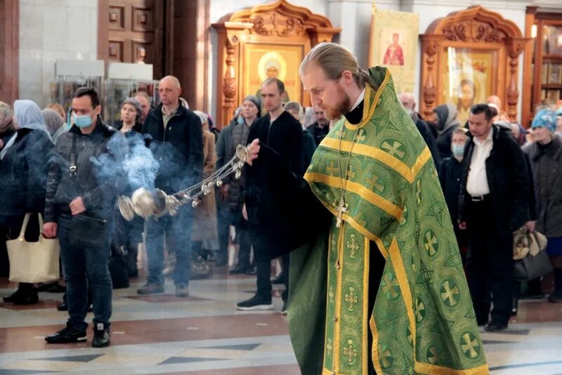 Вечернее богослужение суббота. Вербное воскресенье в Хабаровске.