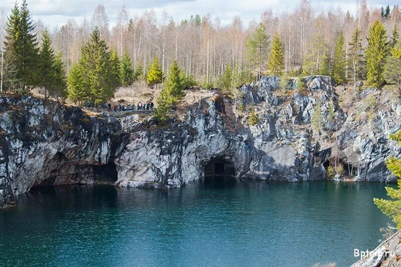 Карелия пещеры рускеала. Парк рускеала в карелии. Глубина мраморного каньона. Глубина мраморного каньона. Карелия мраморный каньон рускеала.