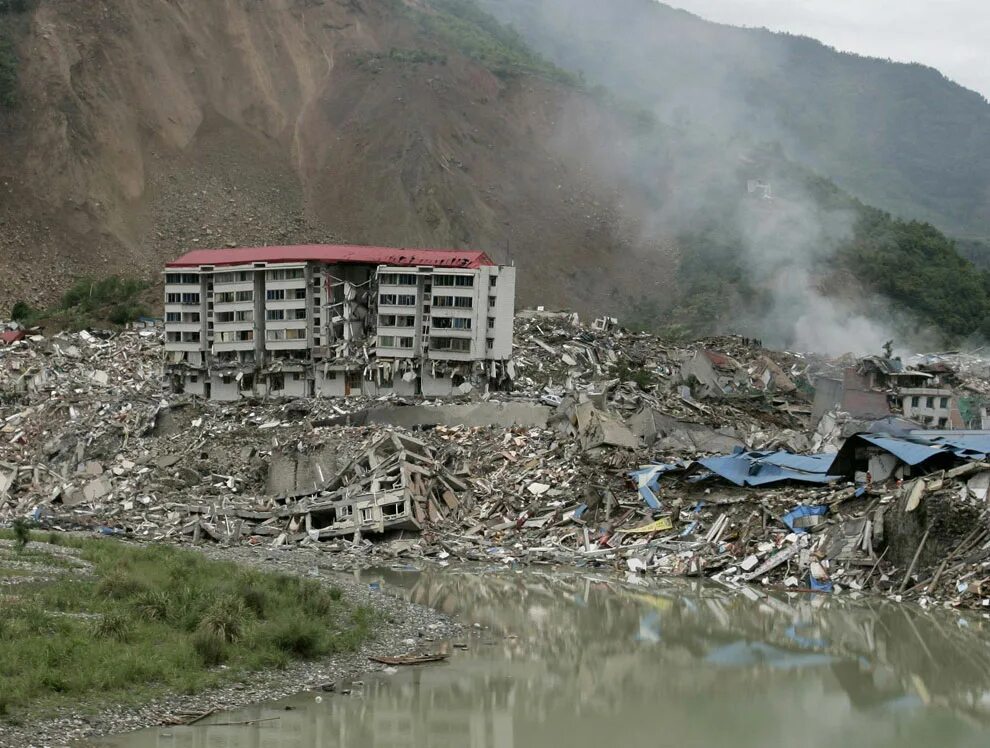 Природное землетрясение. Сычуань землетрясение 2008. Землетрясение в Китае 2008 Сычуань. Таншаньское землетрясение 1976. Сычуаньское землетрясение.