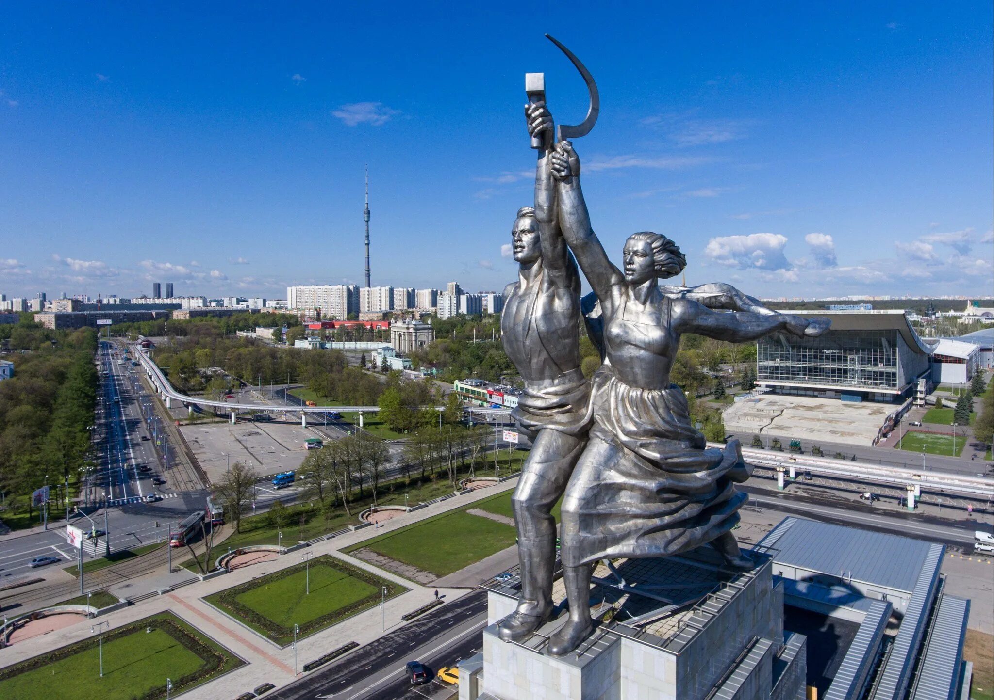Скульптура рабочий и колхозница где находится. Скульптура мухиной рабочий и колхозница. памятник « рабочий и колхозница». скульптор мухина в.и.,москва,1937. монумент «рабочий и колхозница» веры мухиной (1937). памятник на вднх рабочий и колхозница.