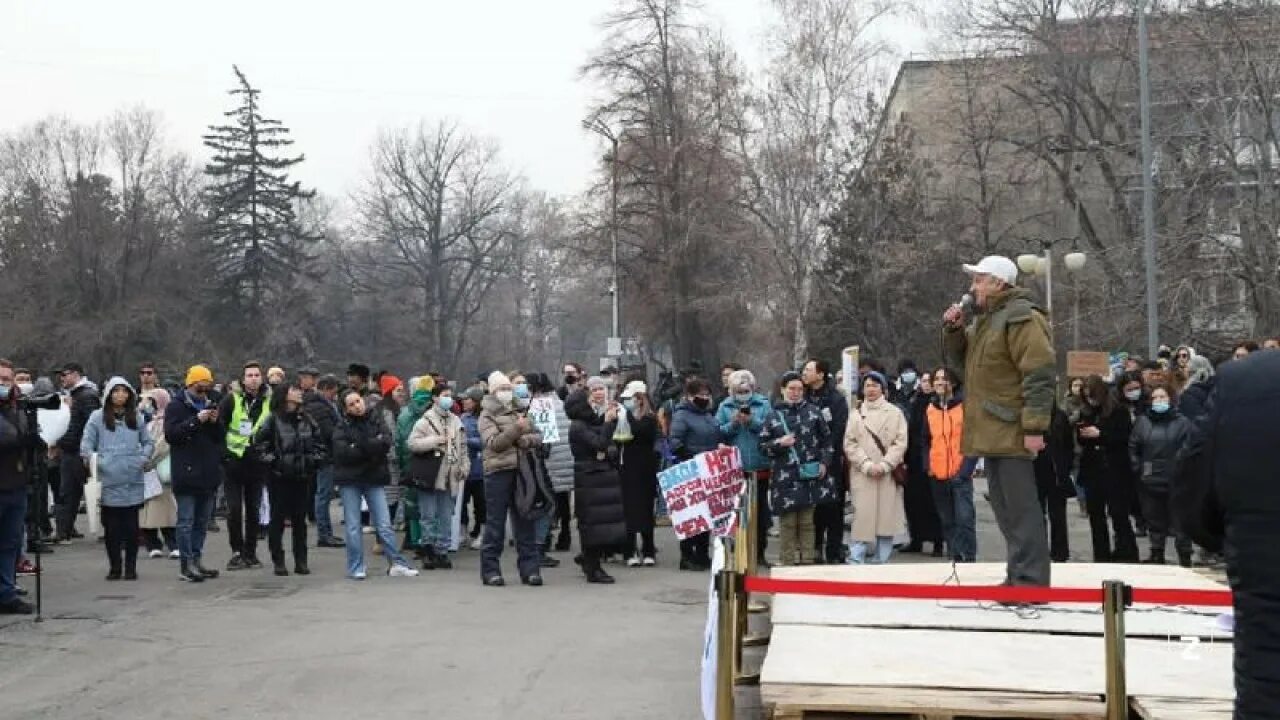 Санкционированный митинг пример. Санкционированный митинг. митинг в ленпарке павлодара. санкционированный митинг фото. демонстрации в степногорске.