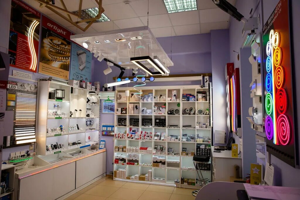 диодное освещение в магазин. магазины светодиодного света. Swg офис. магазины светодиодного света. светодиодный светильник для выставочных стендов.