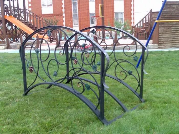 Кованые ворота ракитное. Изделия из кованных элементов. Ковка 31 белгород. Ворота ковка белгород. Кованые ворота.