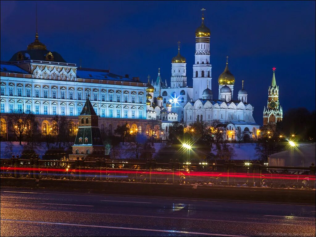 Большой Кремлёвский дворец Московский Кремль. Небо Кремль Кремлёвский дворец. Большой Кремлёвский дворец флаг.