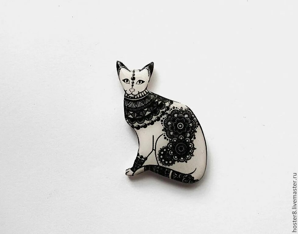 Брошь с кошкой. Брошь в виде кошки. Брошка кошка. Брошь кошка с мышкой. Брошь кошка ювелирная.