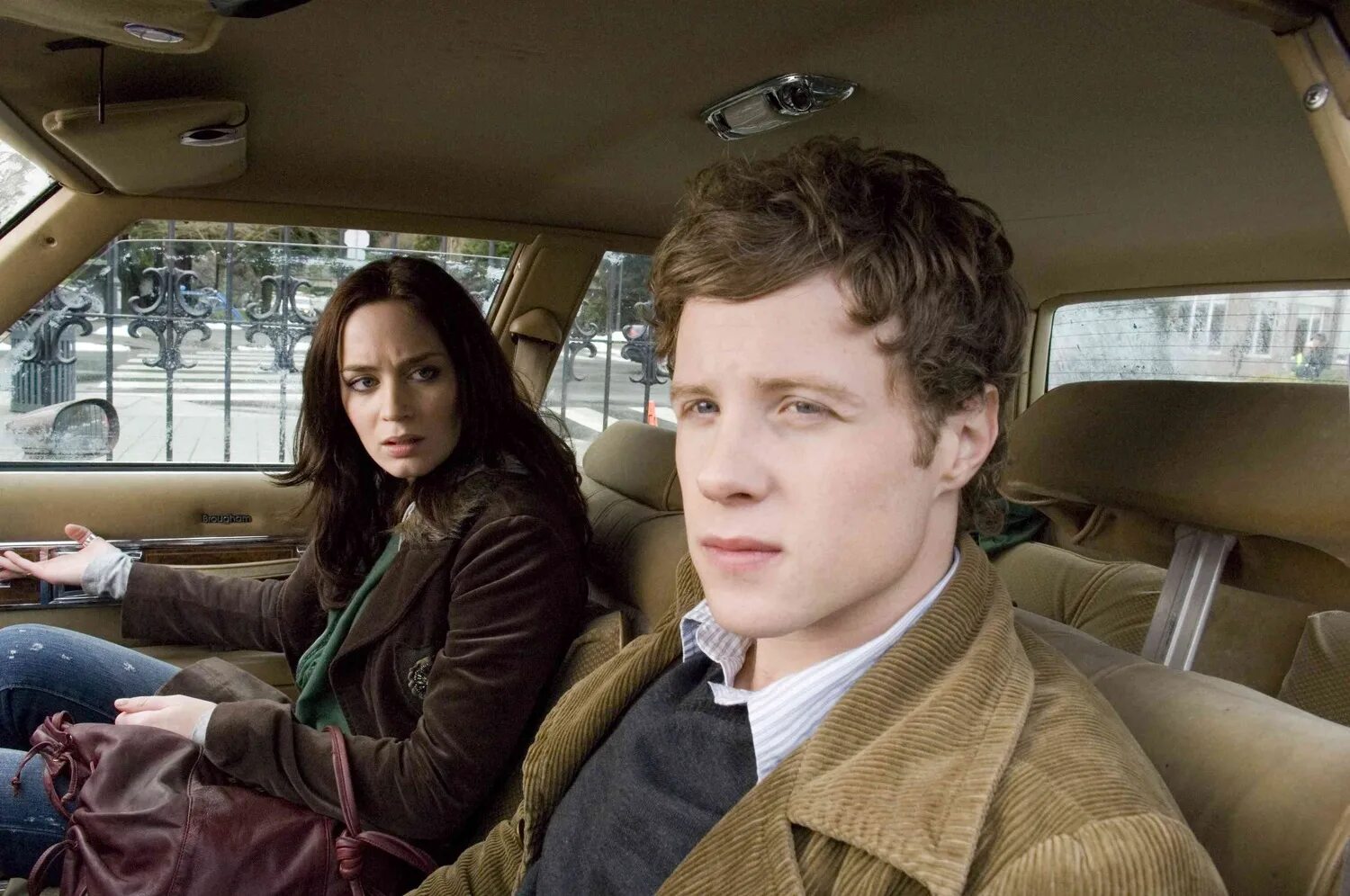 Фильм пронизывающий ветер 2007. Chill movies. Хью джекман престиж. Фильм пронизывающий ветер 2007. Эмили блант ледяной ветер.