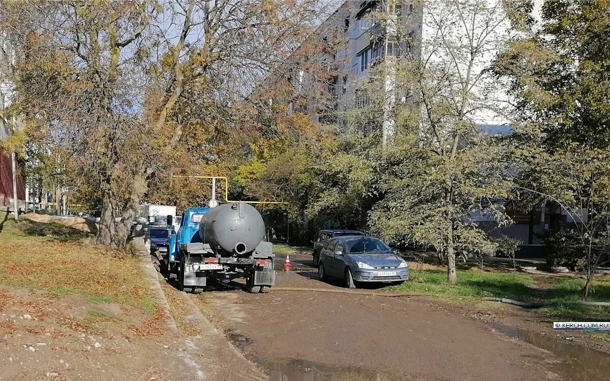 Дзержинский нет воды сегодня. Керчь Водоканал. Водоканал Керченская 15а. Республика Крым Саки Промышленная улица Водоканал. Улица возле водоканала.