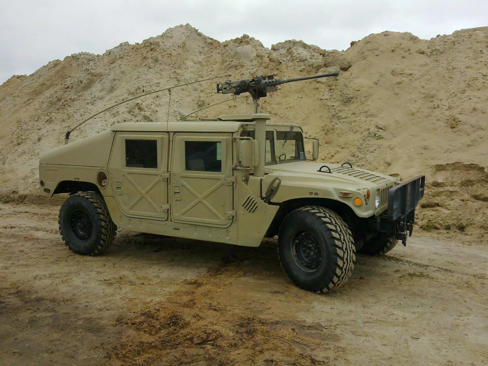 Американские военные машины. Джип Хаммер военный. Hummer h1 Humvee. Hammer военный HMMWV. Броневик Хамви.