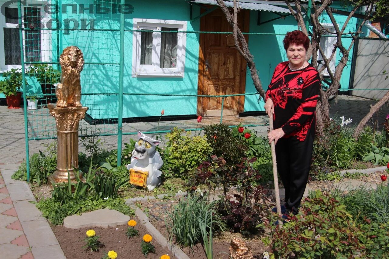 Пос. Пос большевик ипатовского района. Красочный поселок ипатовский район ставропольский край церковь. Дворец культуры ипатово. Ипатово красочный.
