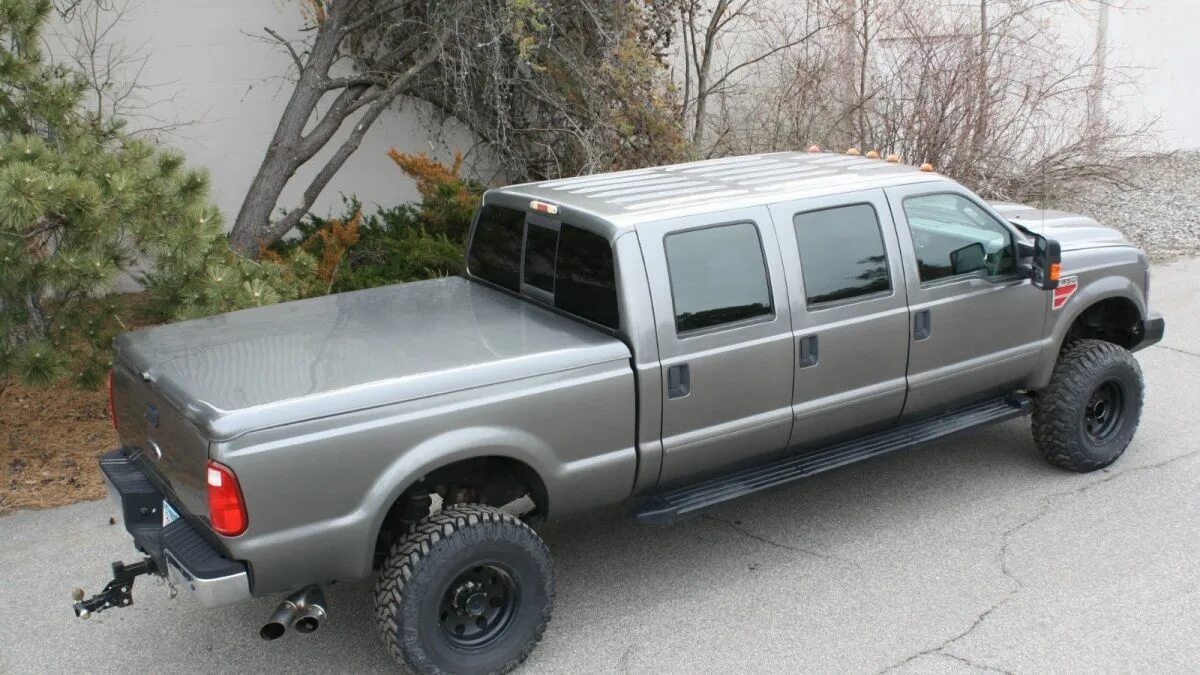 Купить пикап дизель. Ford f350 6 Doors. Ford f350 6 Doors Green. Форд ф-350 Mega Cab. Ford f150 Double Cab 1979.