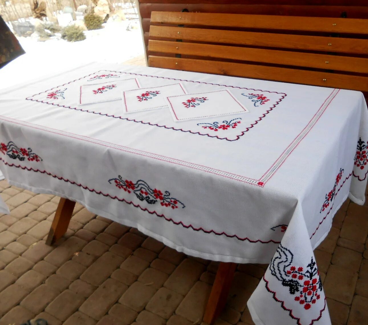 Скатерть менделеева с автографами. Автографы на скатерти. Музей архив менделеева спбгу. Вышитые льняные скатерти. Скатерть вышивка крестом vervaco.