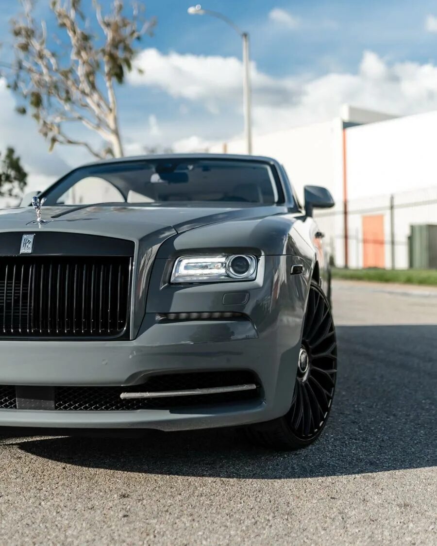 Rr spectre. Rolls Royce Wraith. Rolls Royce Wraith 2019. Rolls-Royce Рейф. Rolls Royce Ghost Wraith.