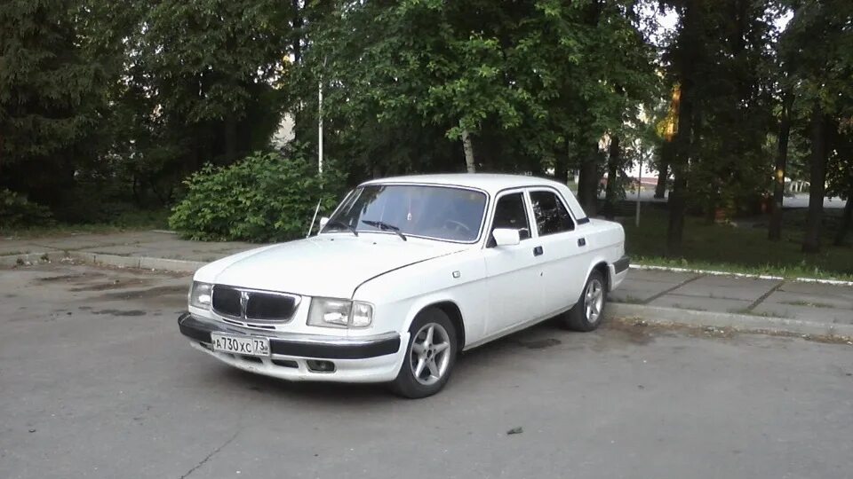 Газ 3110 black edition. Газ 3110 волга 2000. Газ 3110 белый 2000 г. Газ 3110 двухцветная. Газ-3110 седан.