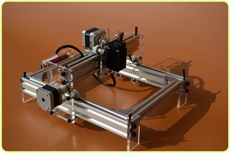 Роботикс гравировальный станок. Лазерный гравировальный станок. Лазерный фрезерный станок мини Ровер. Лазерный станок Iron Mac 3015b.