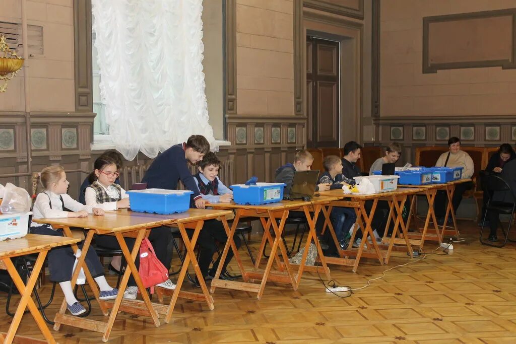 Дворец творчества у вознесенского моста адмиралтейского района. Дизайн дворца творчества. Дворец творчества у вознесенского моста адмиралтейского района. Ддт у вознесенского моста спб. Дом творчества у моста.