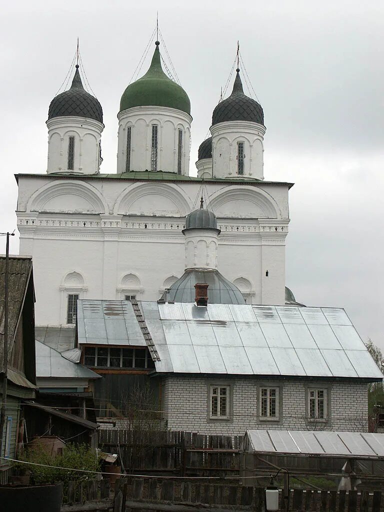 Погода в балахне нижегородской области на 14. Церковь Рождества Христова Балахна. Спасская Церковь Балахна. Церковь в Балахне Нижегородской области. Рождественская Церковь Балахна.