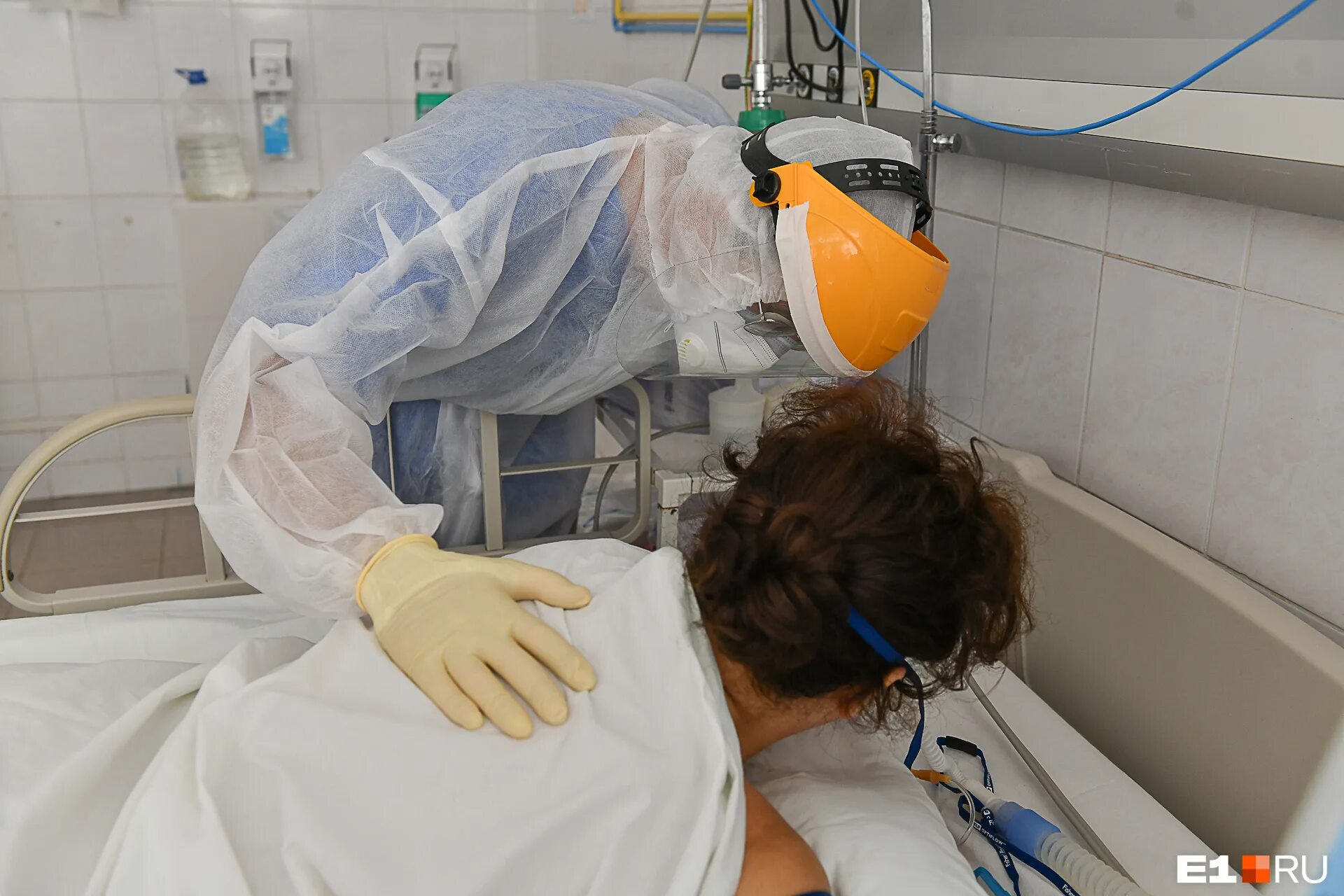 Кузбасс зараженные коронавирусом. Больница календарь фото. Культура охраны здоровья. Человек болеет коронавирусом. Кузбасс зараженные коронавирусом.