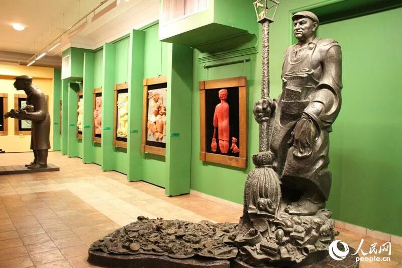 музей зураба церетели скульптура клоуна. галерея искусств зураба церетели яблоко. музей-мастерская зураба церетели пречистенка. музей церетели метро. большая грузинская 15 музей церетели.