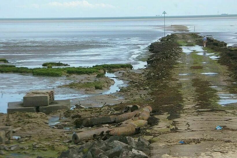 Города которые ушли под воду. Дорога под водой. Британия уйдет под воду. Красивая дорога которая уходит под воду. Страны ушедшие под воду