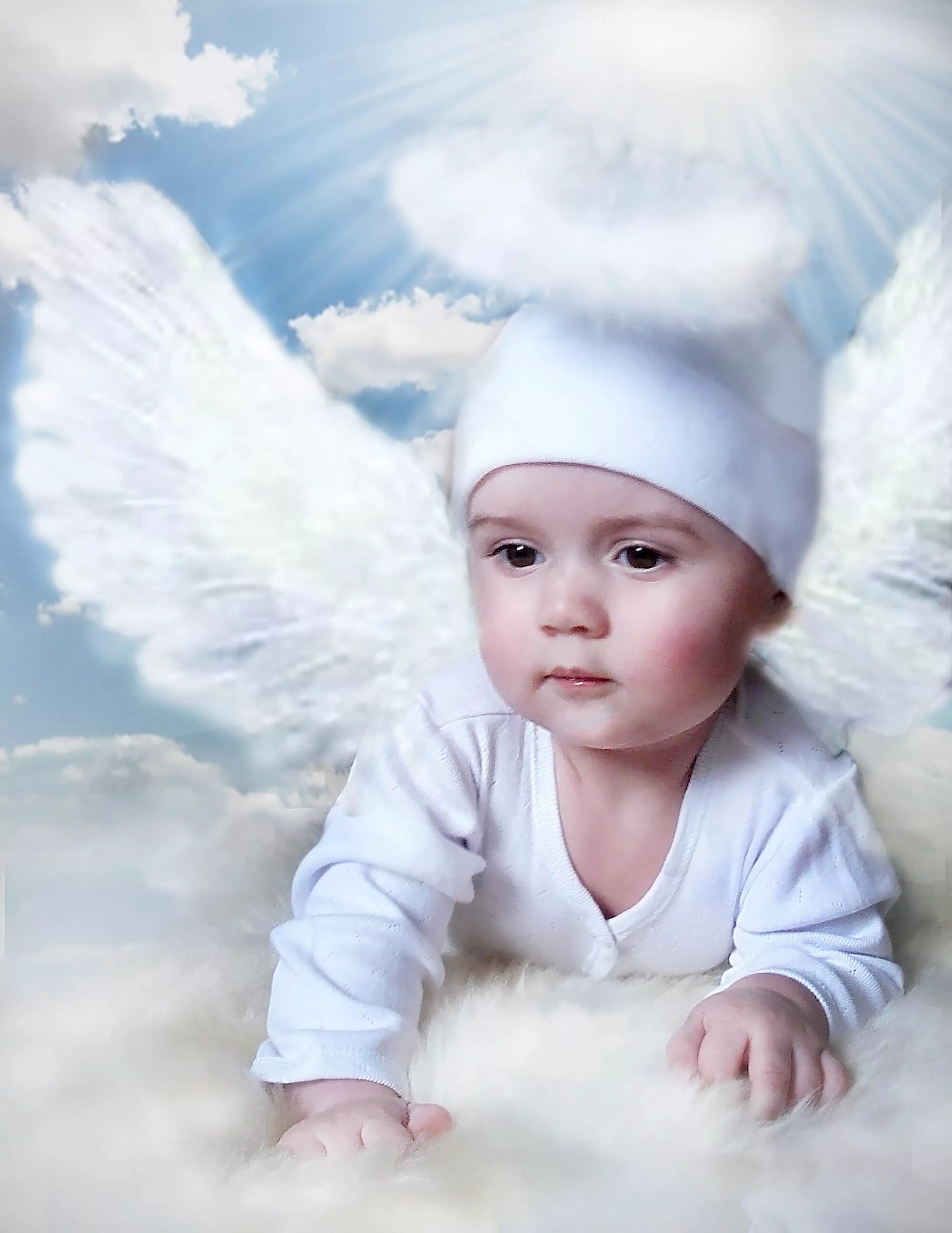 Слава грошев. Дитя ангела. Дитя ангела. Ребенок с крыльями ангела. Ангел мальчик.