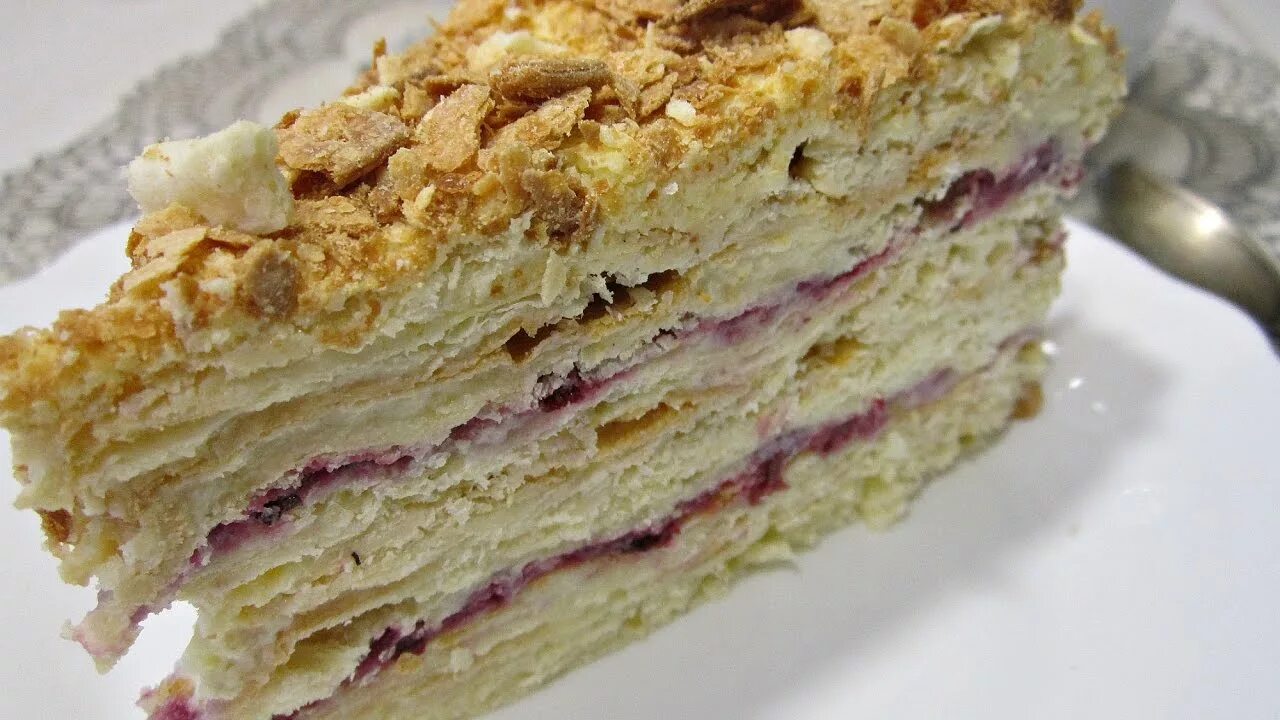 наполеон с вишневой прослойкой. торт наполеон. наполеон с малиновой прослойкой. прослойка наполеона. прослойка наполеона.