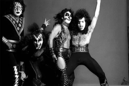 The black kiss. Группа кисс участники. Кисс 1974. The black kiss. The black kiss.