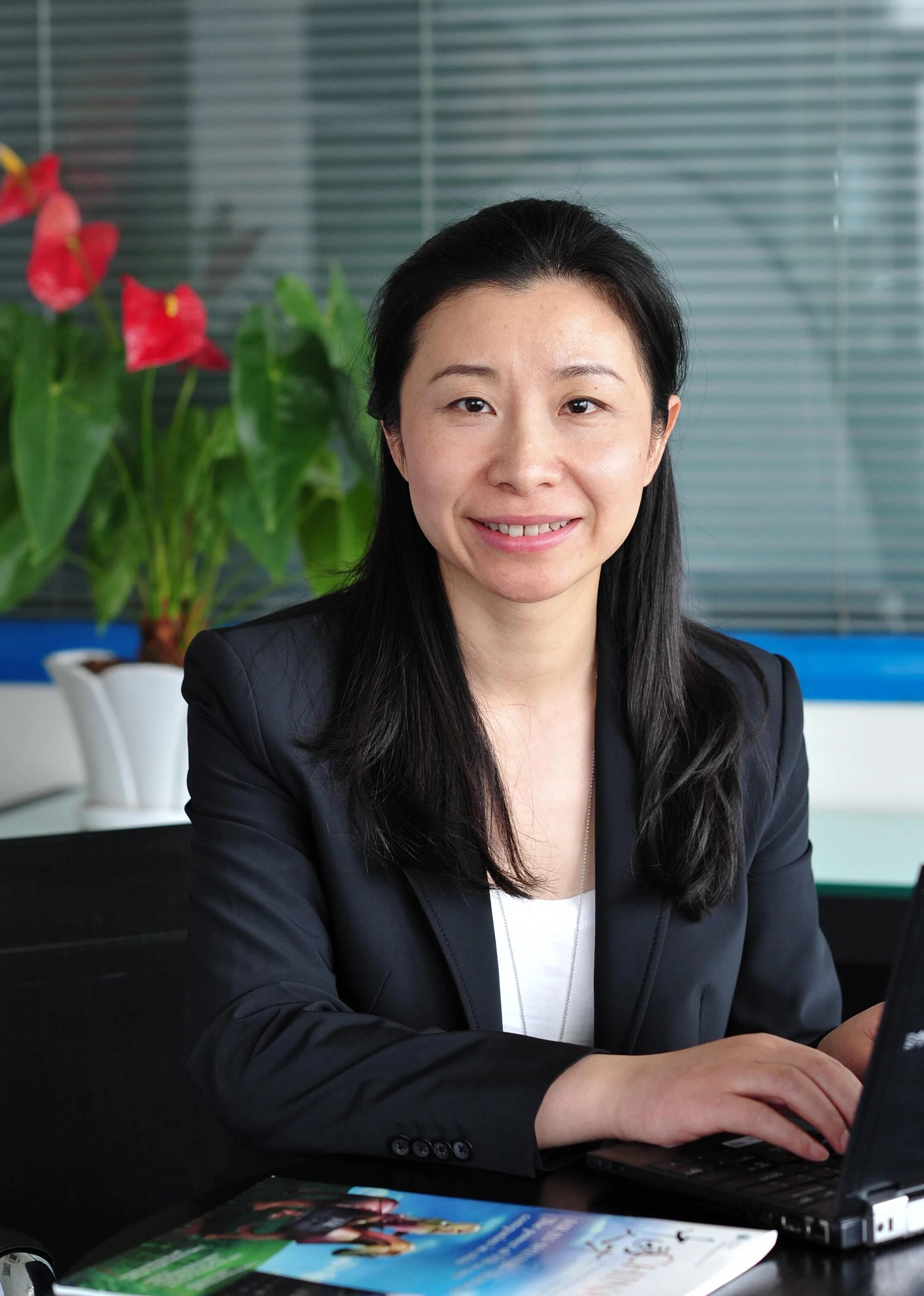 Asia n. Jane Wu. HR. HRD женщина. Lauriane Mounard HR Director.