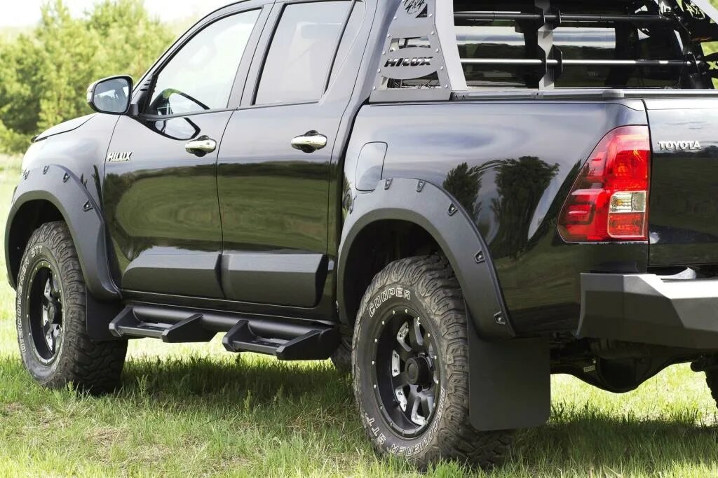 Hilux расширители. Toyota hilux расширители колесных арок. hilux 2025 расширители. расширители колесных арок toyota рудгч. расширители арок на тойота хайлюкс.