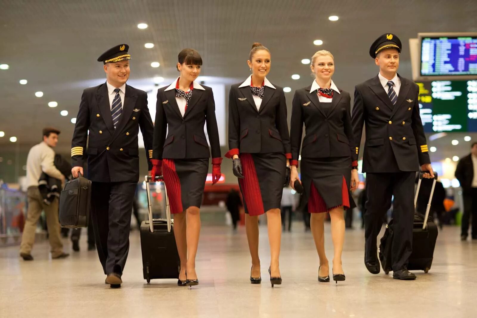 Сотрудники авиакомпаний. Дельта эйрлайнс бортпроводники. Delta airlines форма. Авиакомпания победа бортпроводники. Дельта эйрлайнс бортпроводники.