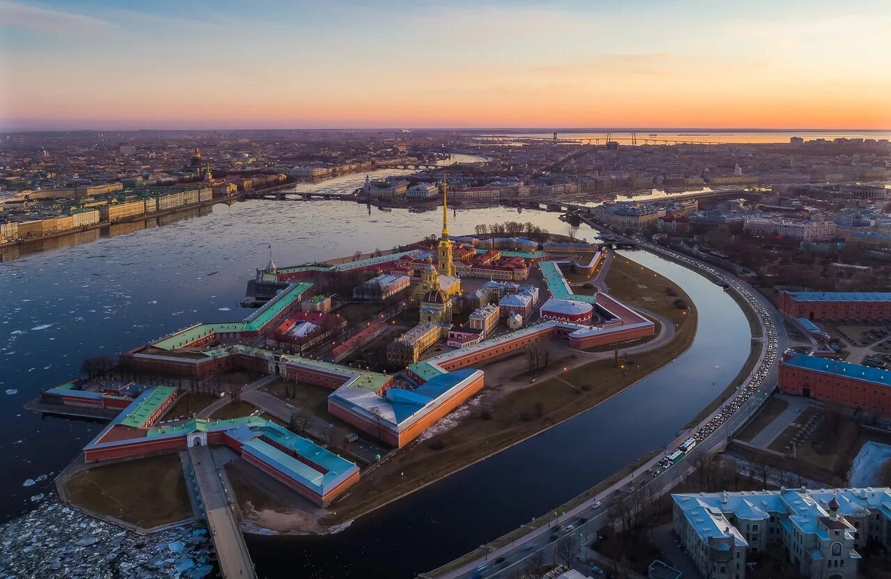Петербург с высоты птичьего полета. Петропавловская крепость забурдаев. петропавловская крепость с высоты. город санкт петербург с высоты птичьего полета. дворцовая площадь с высоты птичьего полета.