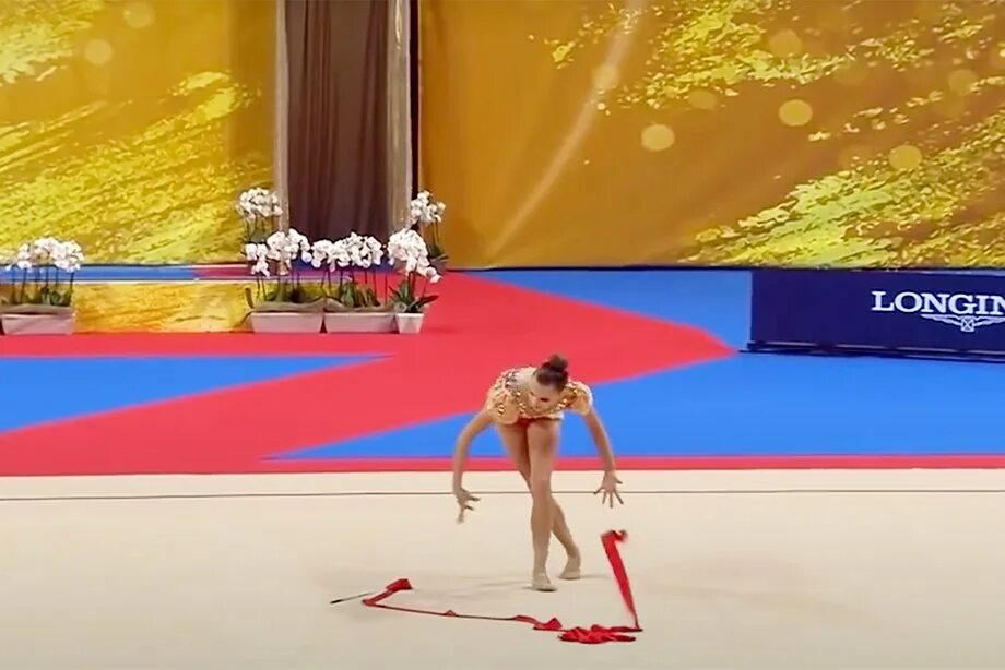 Линой ашрам олимпийская чемпионка. Дина аверина маленькая. Ошибка линой. Ошибка линой. Диана аверина в стрингах.