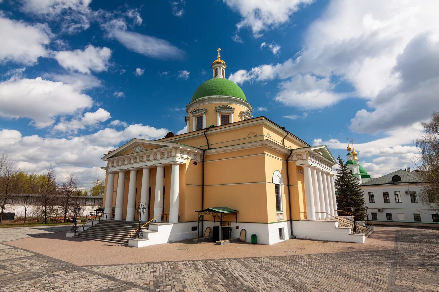 данилов монастырь 1298. даниловский монастырь святыни. даниловский монастырь молебны. троицком соборе свято-данилова монастыря. московский свято-данилов монастырь.