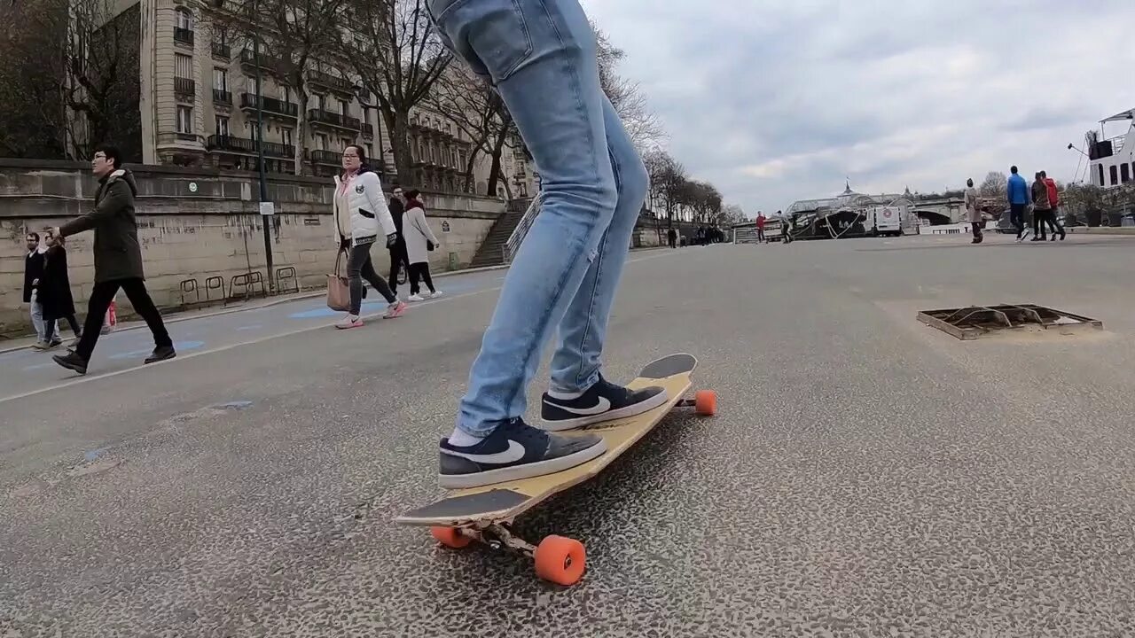 Фристайл на лонгборде. Фристайл скейтборд женский. Дансинг на скейтборде. Dancing skate. Dancing skate.