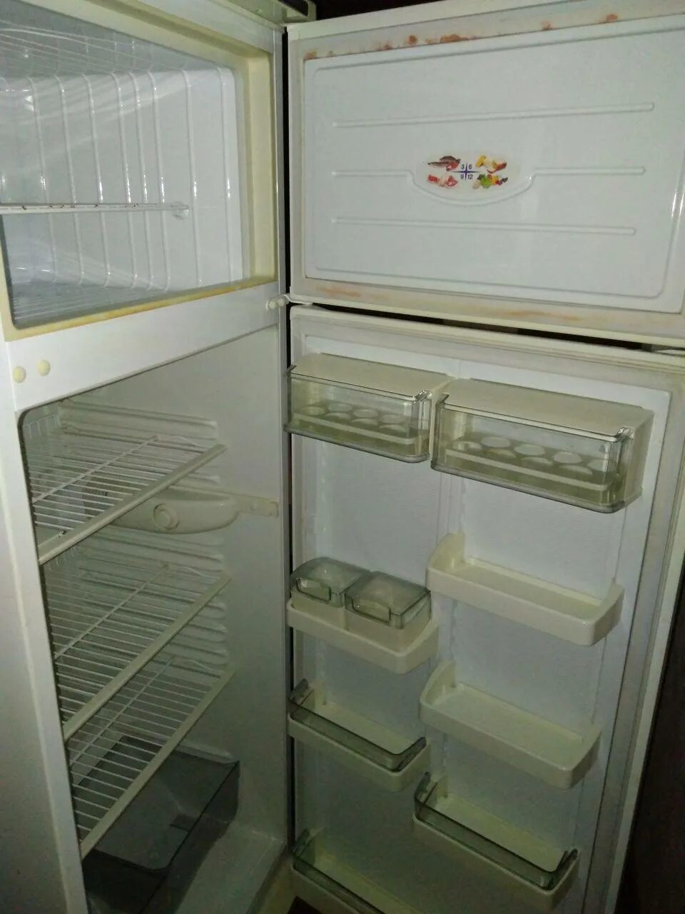 Холодильник Минск Атлант двухкамерный. Холодильник Минск MXM-268. Холодильник Атлант 2401-100. Атлант холодильник двухкамерный морозилка сверху. Холодильник минск двухкамерный купить