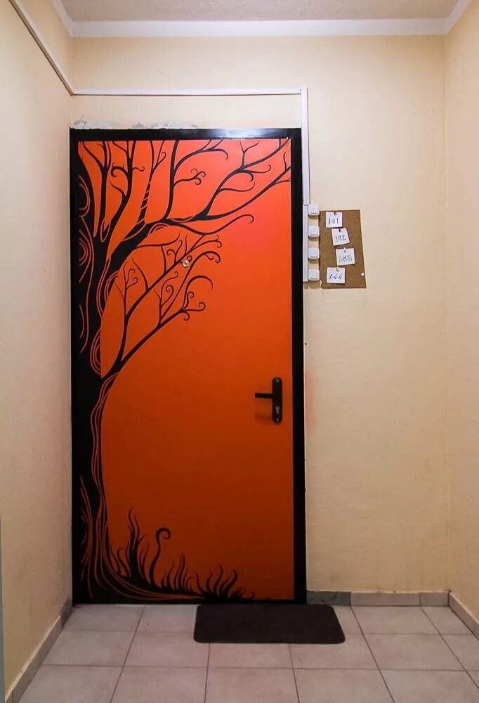 Как красиво покрасить дверь. Декор двери. Необычный декор дверей. Разрисованные межкомнатные двери. Декорировать дверь.