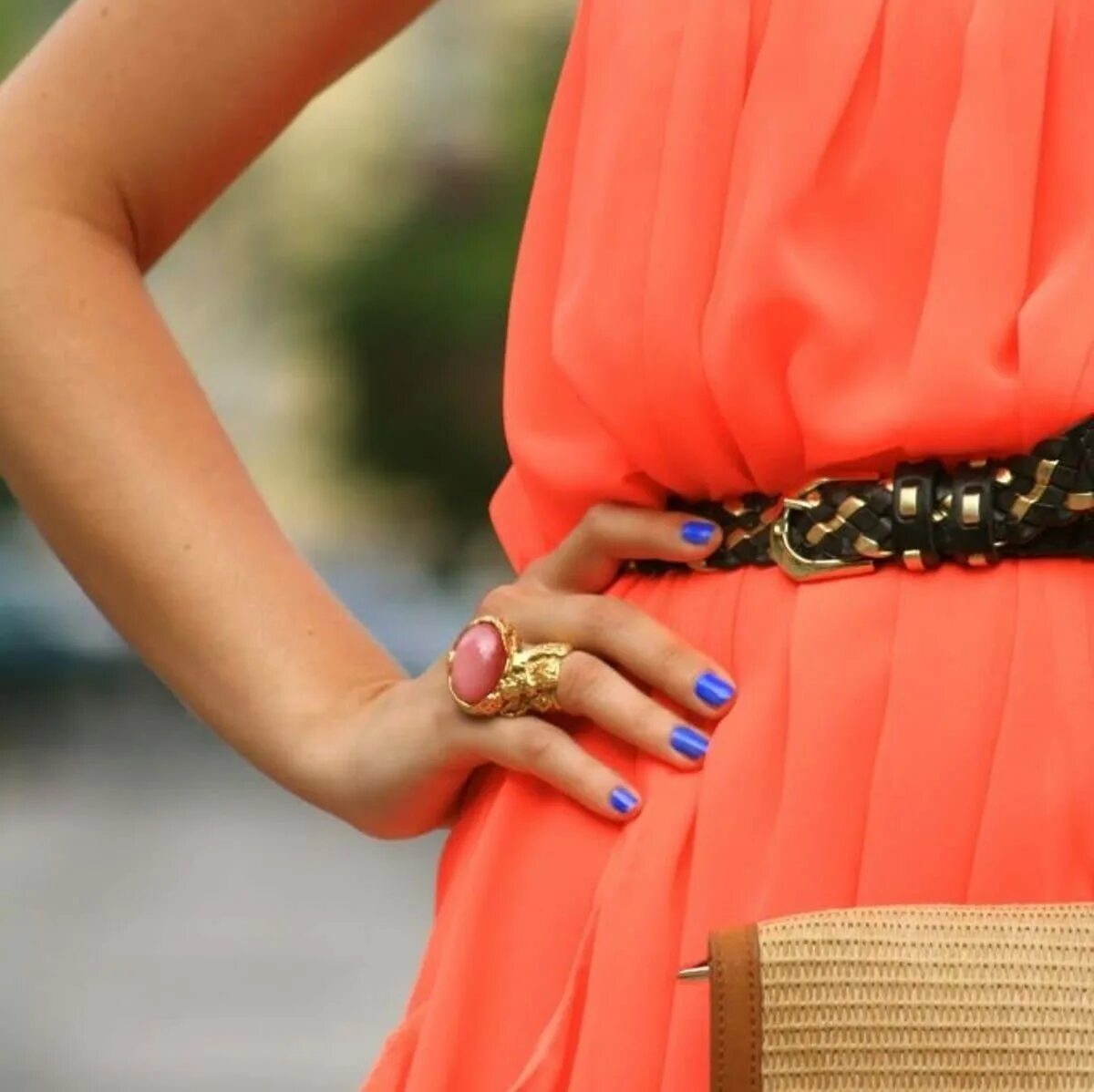 Маникюр под коралловое платье. Маникюр к синему платью. Маникюр для винного платья. Ногти под белое платье. Ногти под цвет платья.