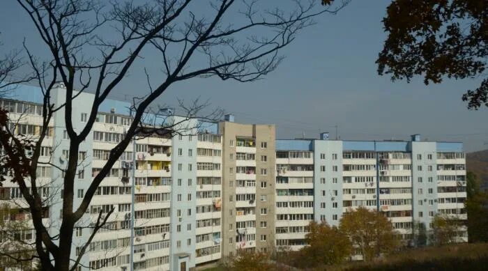 Панельный дом. Г. Ленинградская 22 находка. Находка ул ленинградская. Находка ул ленинградская.