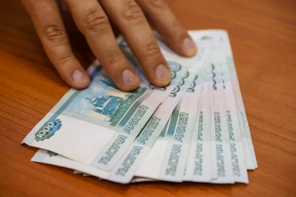 Пять тысяч рублей. 10 тысяч рублей картинка. 5 тыс рублей семьям. Новая 5000 купюра 2023. Фотография 15 тысяч рублей.