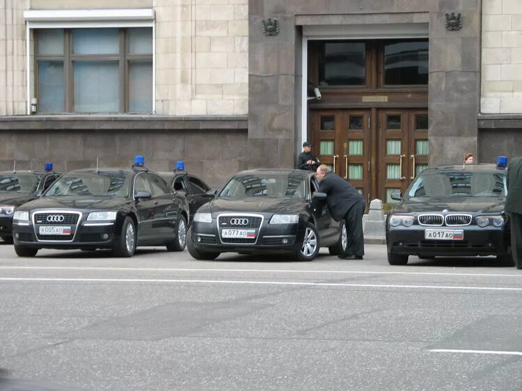 служебный автомобиль. улитин фсо. автопарк госдумы рф.