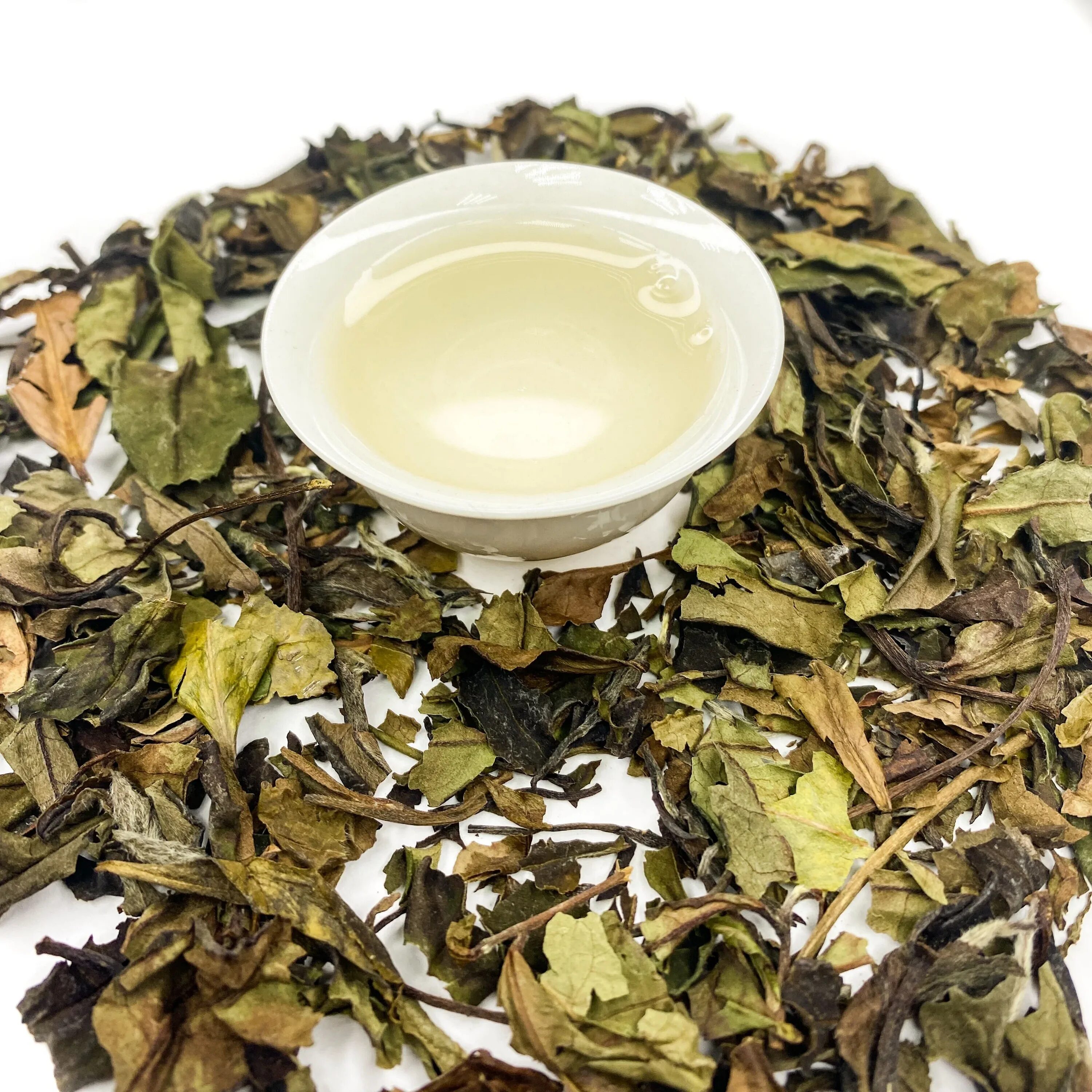 Белый чай с питахайей. Моли инь чжень, 100гр. Белый китайский чай. Белый чай бай. Бай му дань.