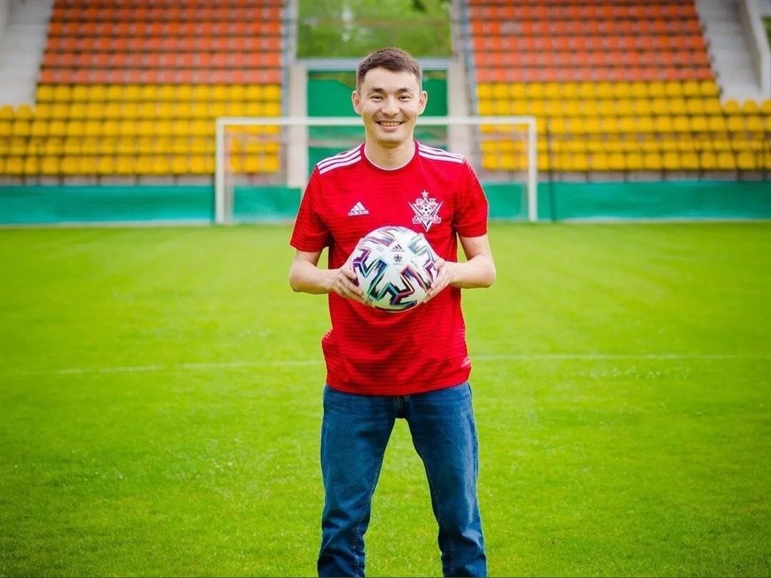 звездные футболисты в казахстане. ротор картинки футбол. форвард казахстан. форвард казахстан. щеткин сборной казахстана.