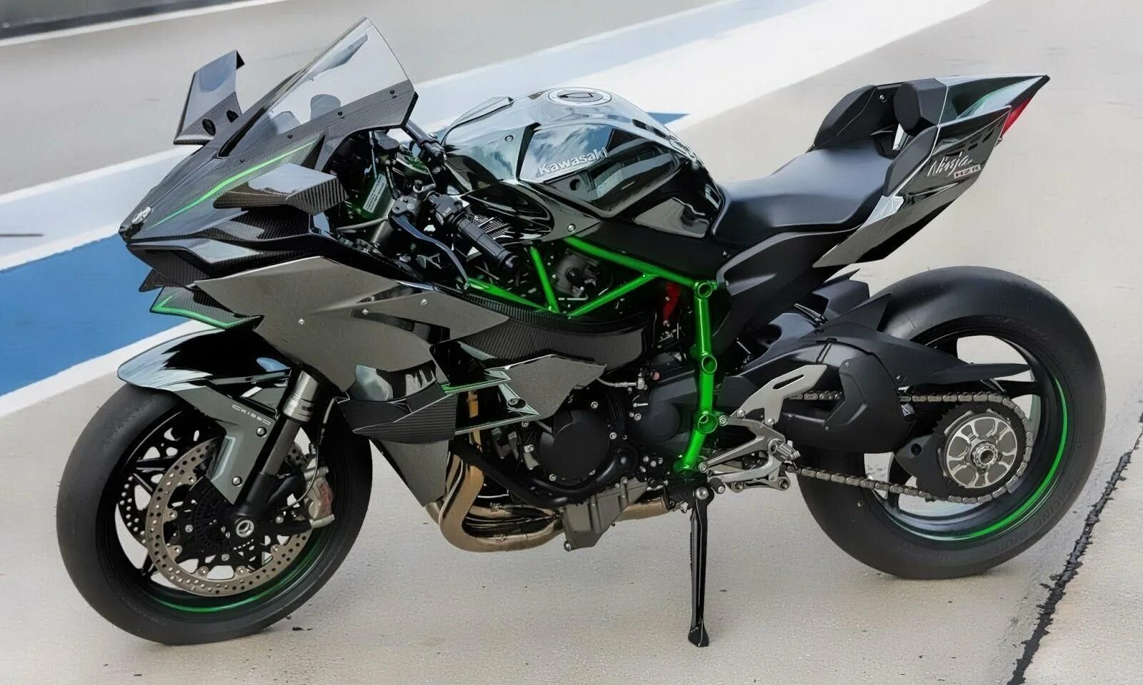 Кавасаки h2r картина. Suzuki gsx 1000rr. Мото байки. Mv agusta f4 1000. Suzuki gsx-r1000r.
