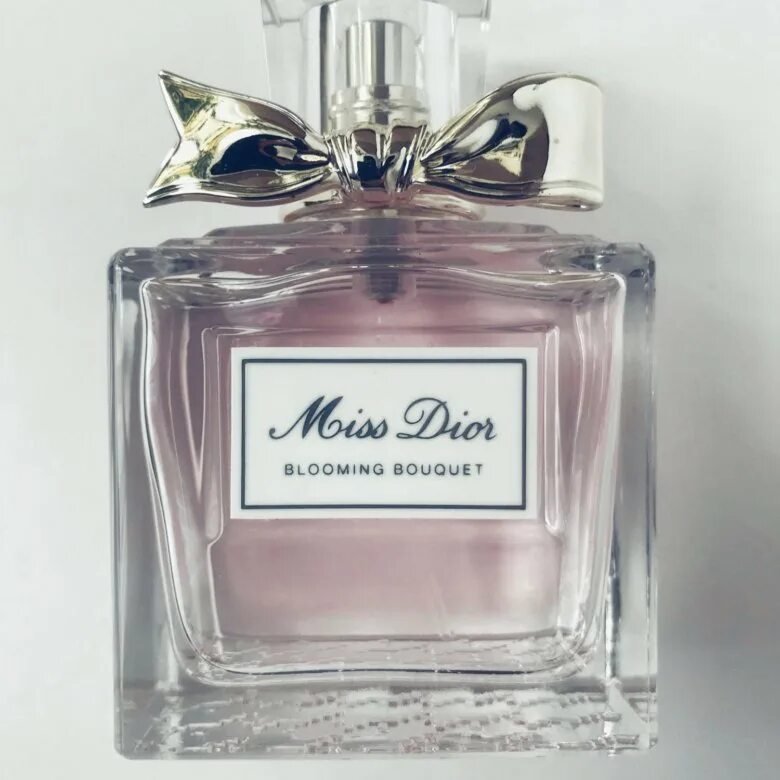 Мисс диор блуминг купить. Dior Miss Dior Blooming Bouquet 50 мл. Мисс диор 50 мл. Диор Кристалл духи. Christian Dior Miss Dior Cherry Blooming Bouquet штрихкод.