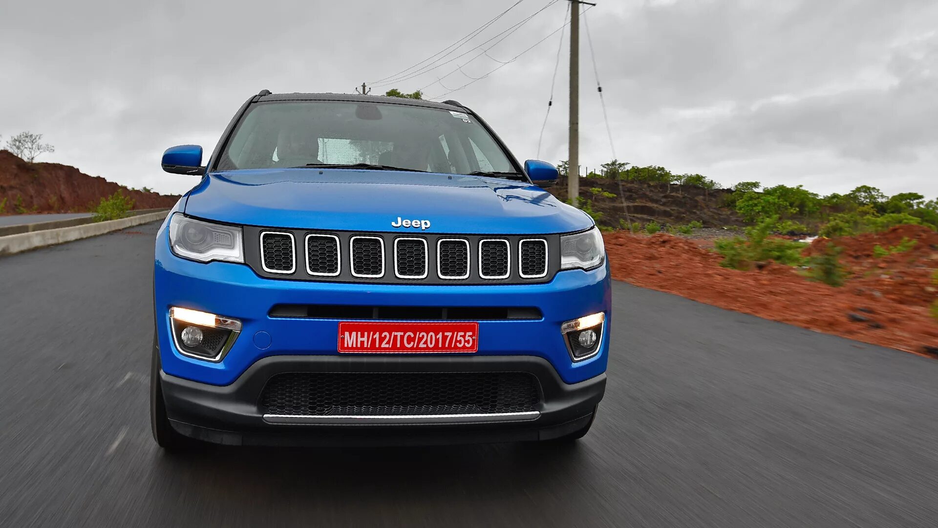 Jeep compass шины. Jeep compass 2018. jeep compass 2017 стекло. jeep compass 2018 бампер. jeep compass 2017.