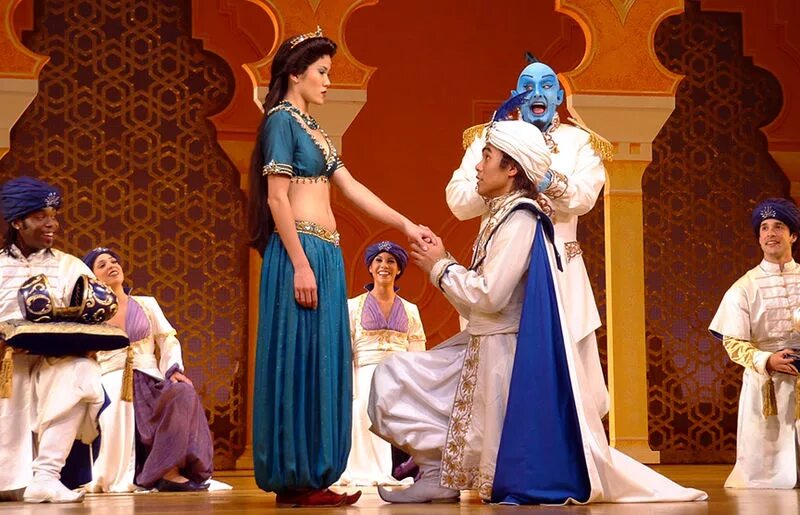 Аладдин образцова. Aladdin broadway. aladdin musical broadway. спектакль алладин. аладдин декорации.