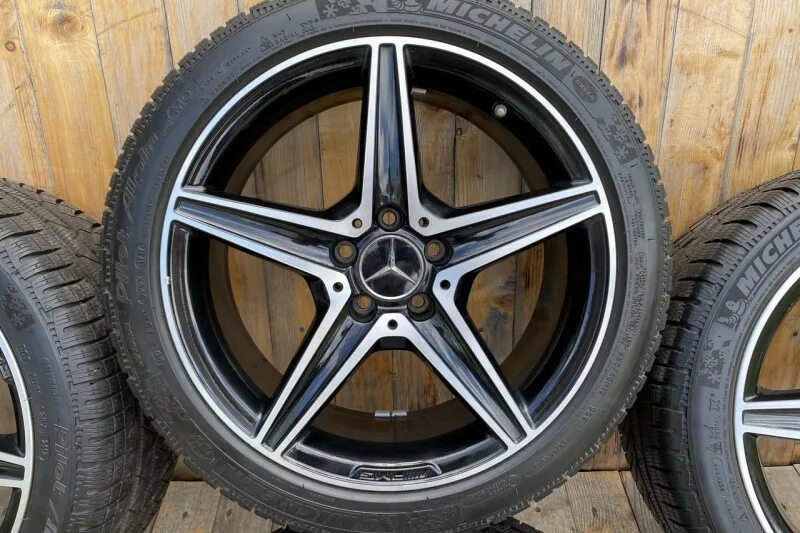 Амг диски на мерседес 212. Диск mercedes amg r18 212. Диски mercedes amg r18. 18 колеса на мерседес. Диски на мерседес w213 19r.